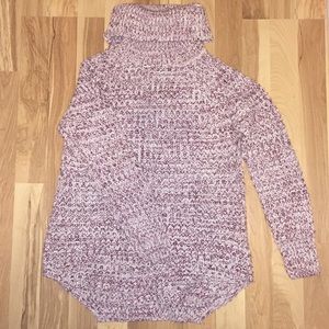 Light purple and white sweater